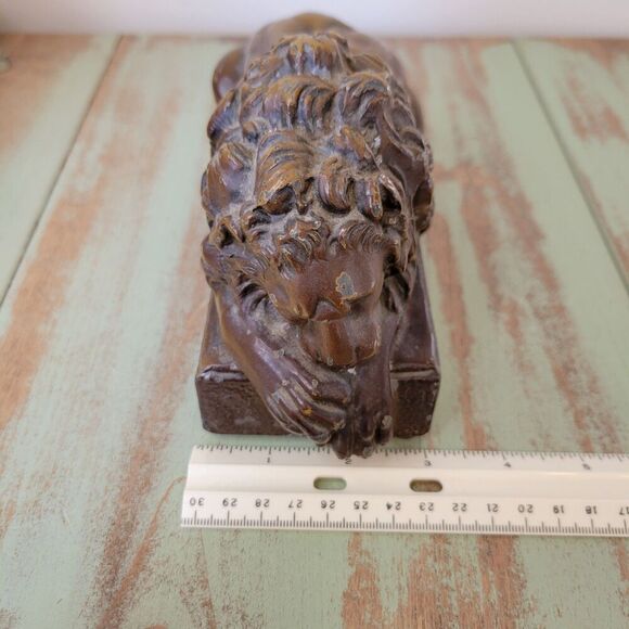 Vintage Universal Statuary Cast Lion Sculpture – Mid-Century Bronze Finish - Picture 10 of 12